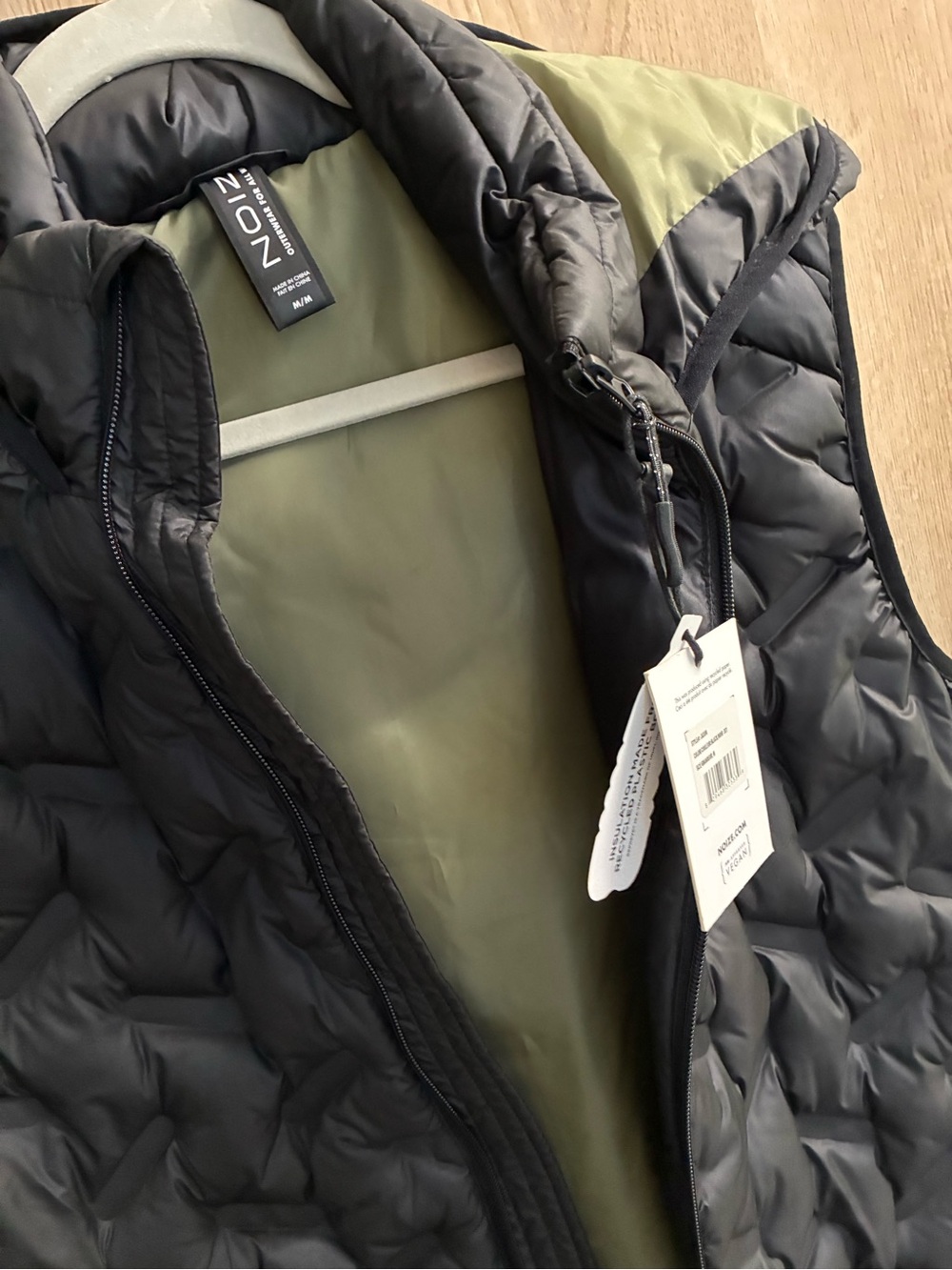 Noiz Men's Quilted Puffer Vest - Black with Olive Interior